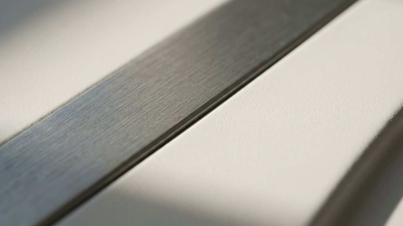 chi-tiet-cua-go-chay-chi-nhom-cao-cap